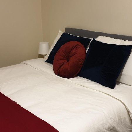 2 Bedroom Lovely Apartment In Woolwich London Eksteriør billede
