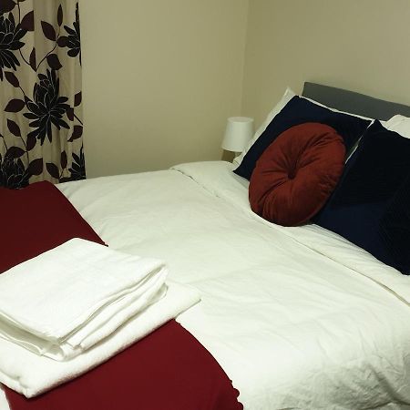 2 Bedroom Lovely Apartment In Woolwich London Eksteriør billede