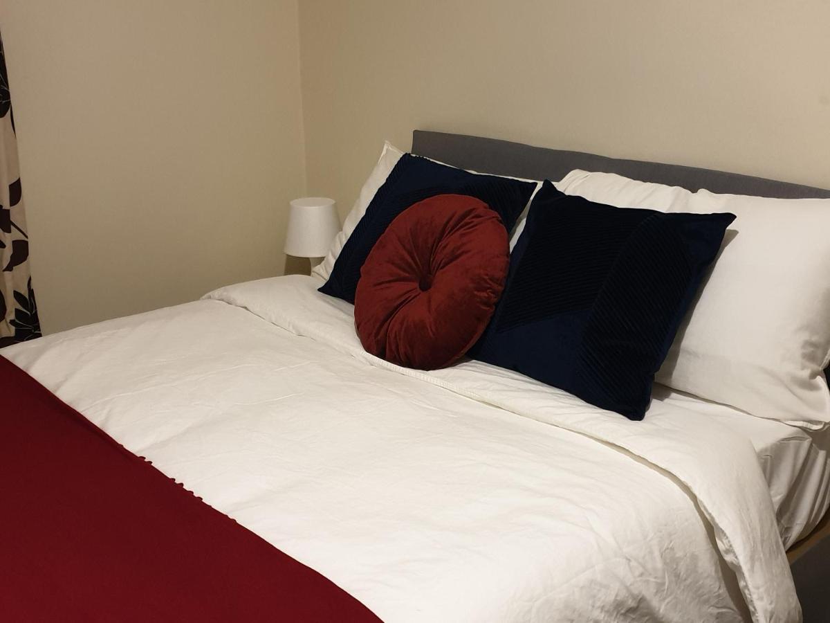 2 Bedroom Lovely Apartment In Woolwich London Eksteriør billede
