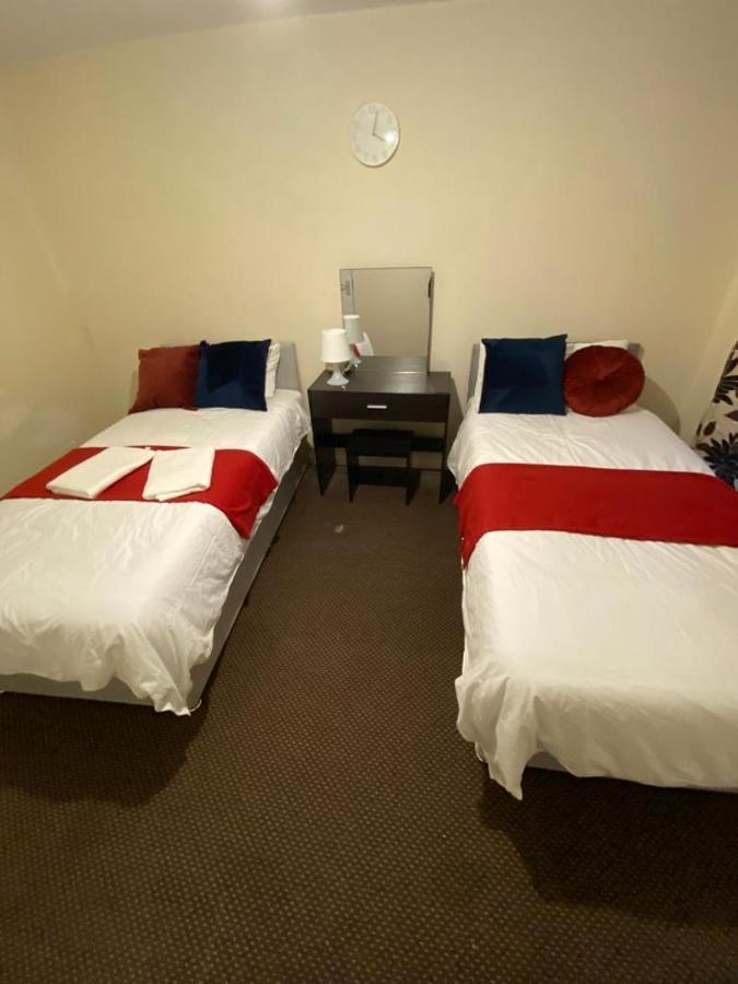 2 Bedroom Lovely Apartment In Woolwich London Eksteriør billede