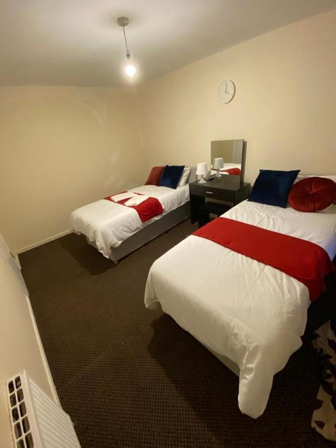 2 Bedroom Lovely Apartment In Woolwich London Eksteriør billede